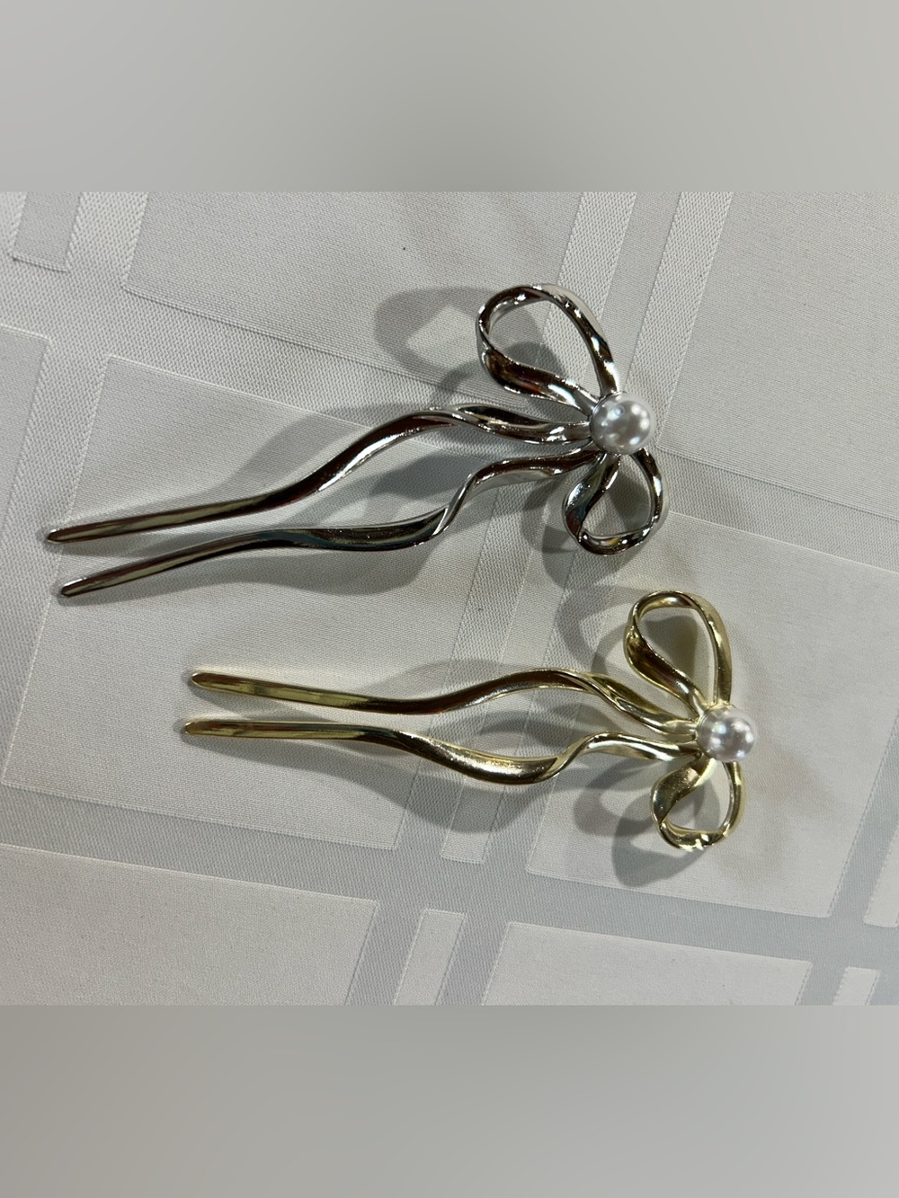 Elegant Bow Pearl Hair Fork - Gold and Silver